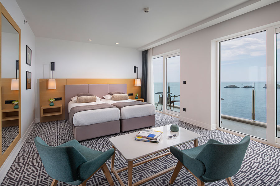 Hotel-Neptun_Premium-Skyline-Sea-View-Suite_bedroom
